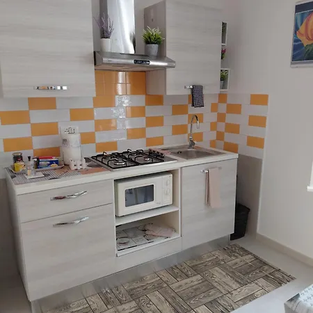 Lilli Apartment *